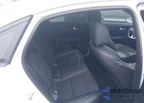 2021 Kia Forte Gt-Line z USA, uszkodzony, nr VIN 3KPF34AD7ME404100